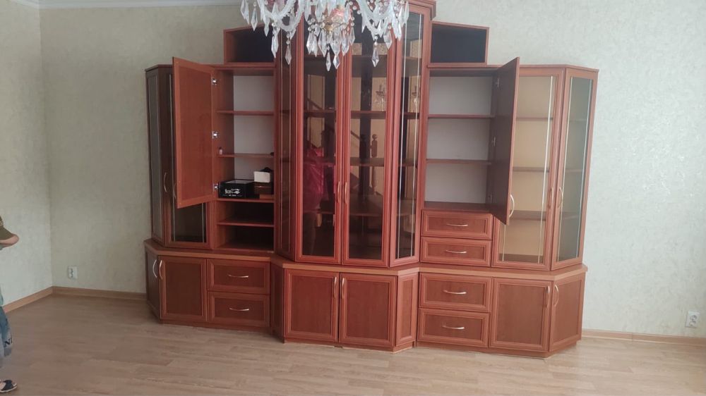 Продам шкаф для гостиной