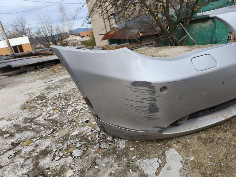 Продавам предна броня за Bmw E60,E61