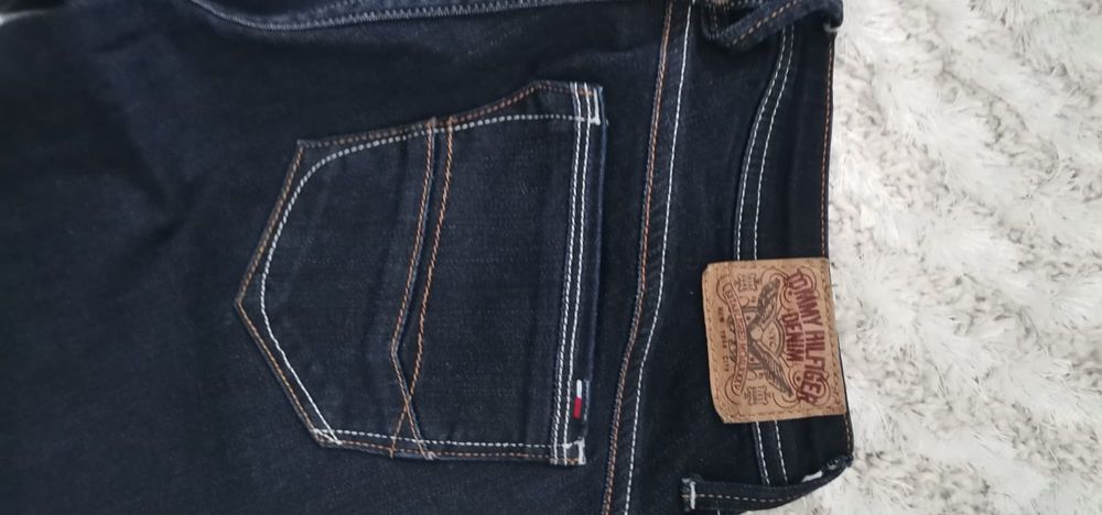 Jeans Skinny fete Tommy  .!