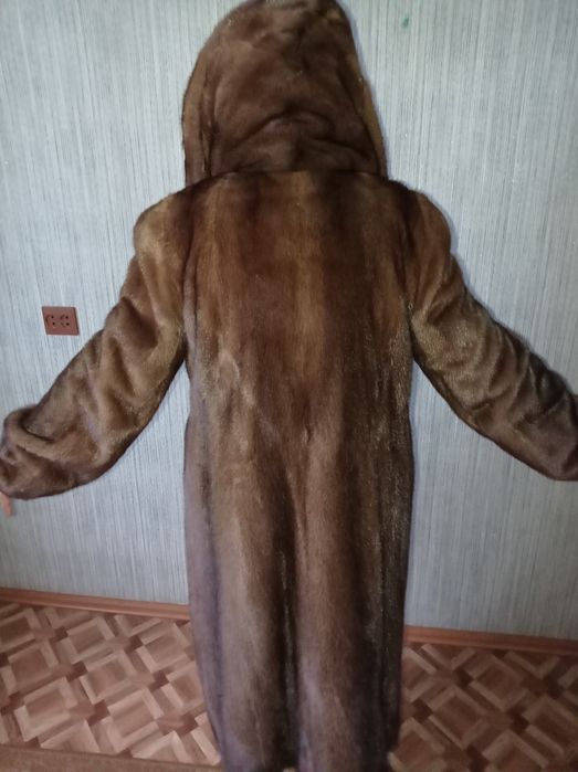 Продам норковую шубу
