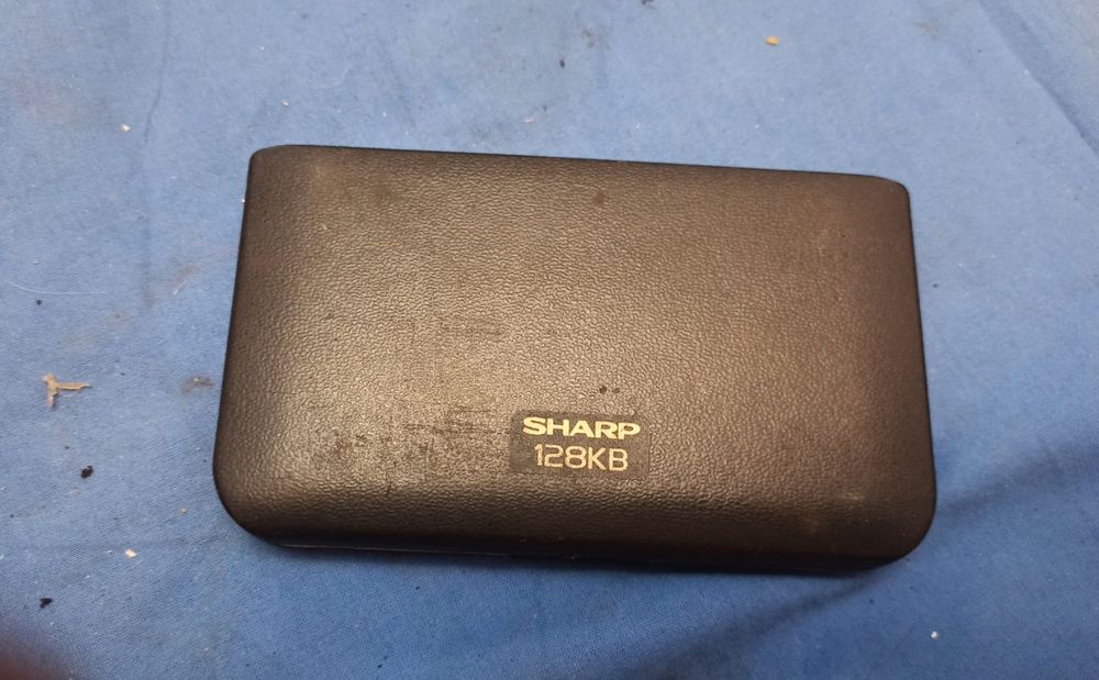 Calculator organizator electronic Sharp