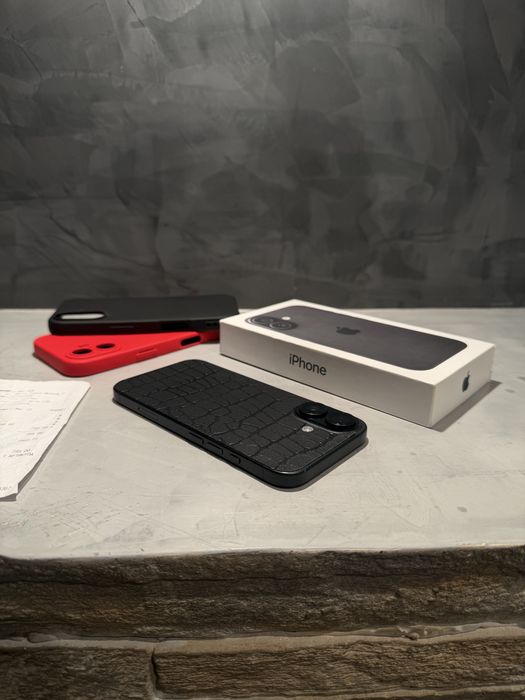 КАТО ЧИСТО НОВ Iphone 16, 100% батерия Black