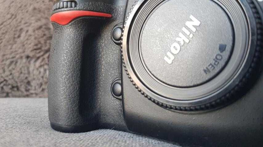 Nikon D700 body – Легендарно FX тяло, Супер запазено! 21,000 кадъра.