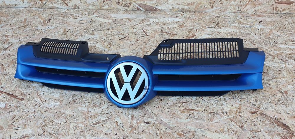 Grilă Volkswagen Golf 5 originală cu siglă 1K0853651K 1K0853651A