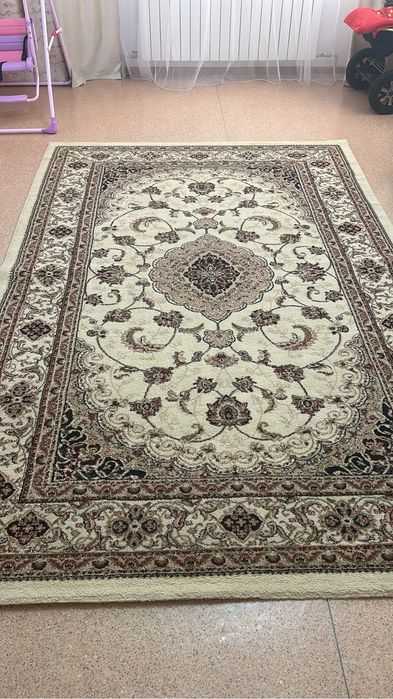 Ковер в хорошем состоянии