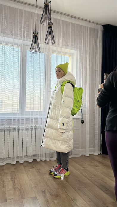 Продам пуховики