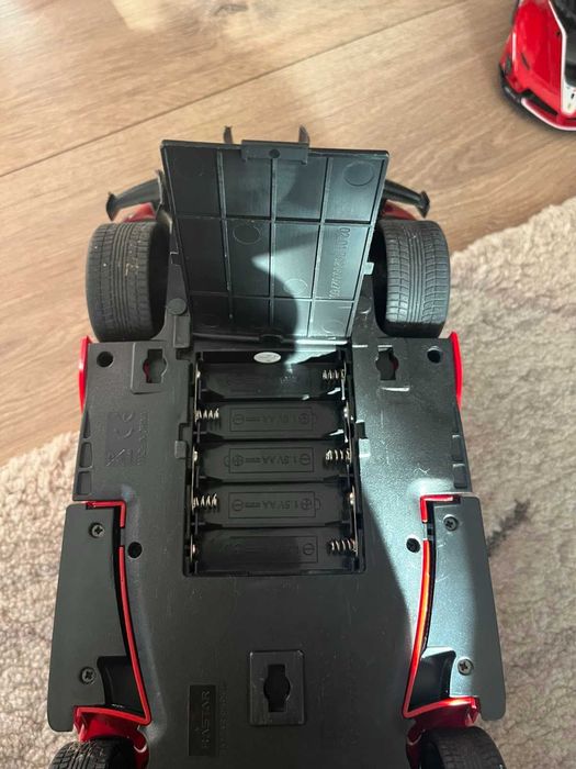 Детска състезателна кола Ferrari с дистанционно управление