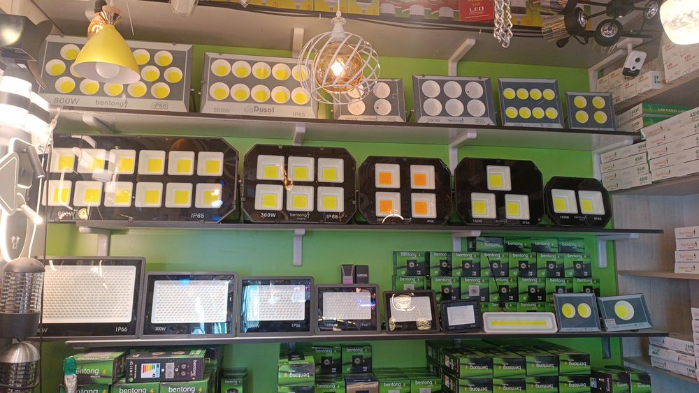 Прожектор лед РКУ Солничний панел лэд уличный освещения куча чирок рку