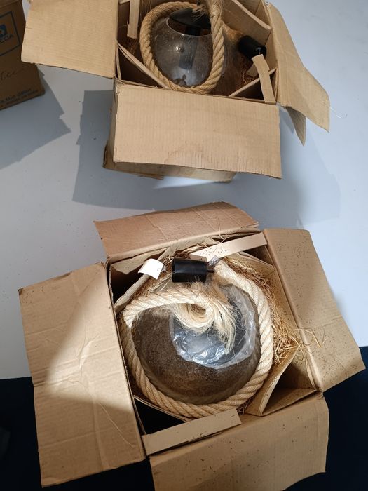 Lampă scandinavă suspendată cu glob de sticlă