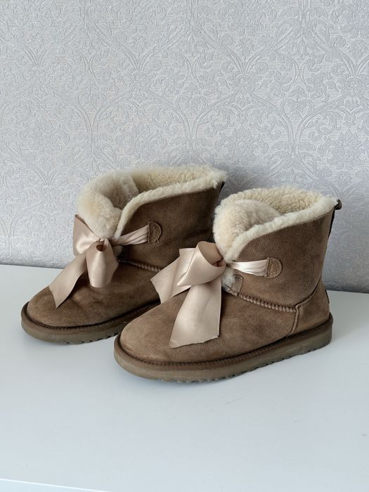 Оригинальные UGG с атласными бантами | 38 размер