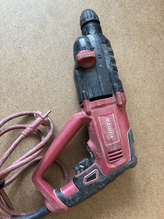 Продавам перфоратори - сервизирани, всички функции работят