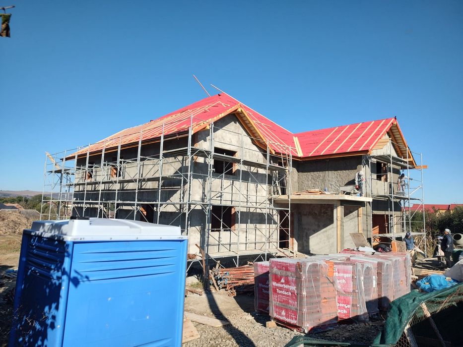 Firma acoperisuri complete meseriasi acoperis  reparații urgente