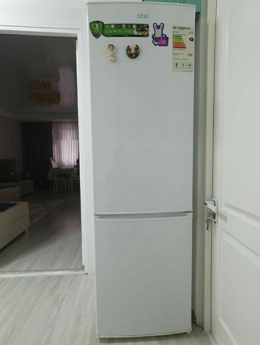 Свой холодильник почти новый просто стоял квартире