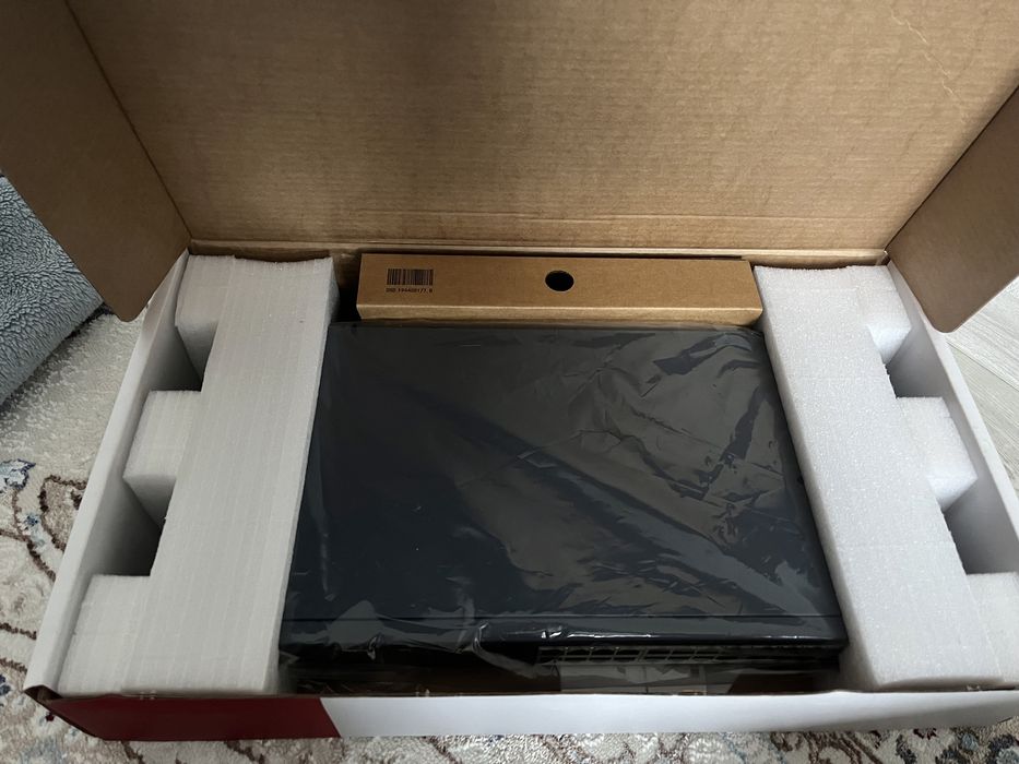 Продаю Коммутатор Hikvision DS-3E1526-SI