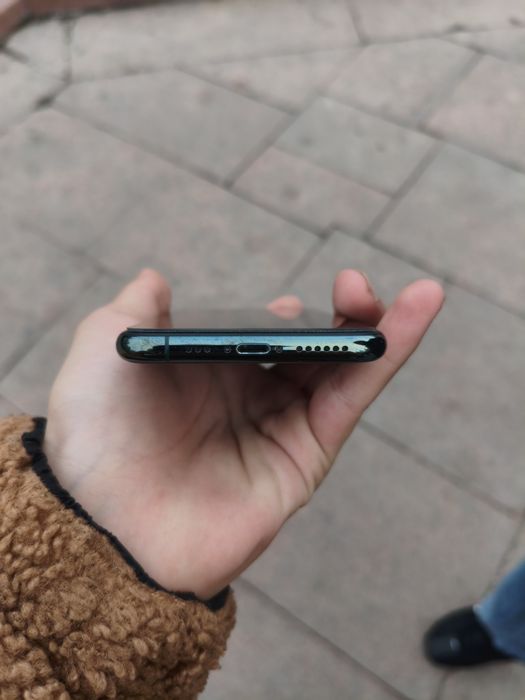 Срочно продам айфон 11 про