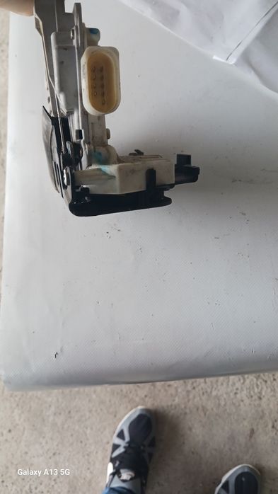 Vând broască de usă audi