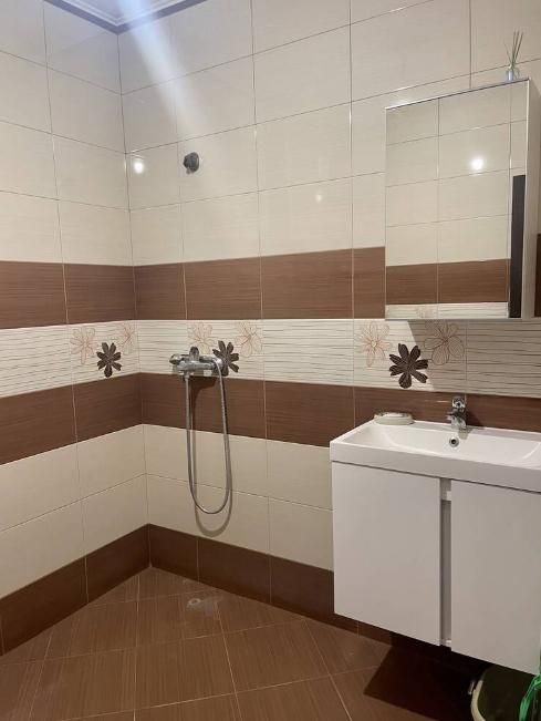 Дава се под наем Двустаен апартамент в Пловдив, Кючук Париж - 73 кв.м за 450 € - Снимка #6