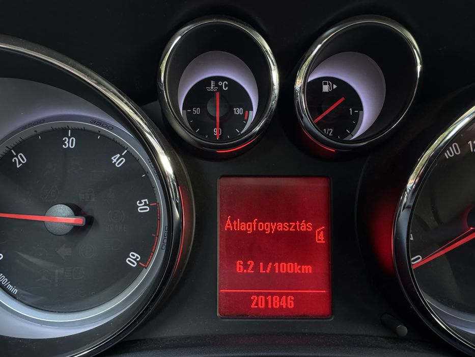 Opel Astra J Sport Tourer 2011 – 2.0 CDTI