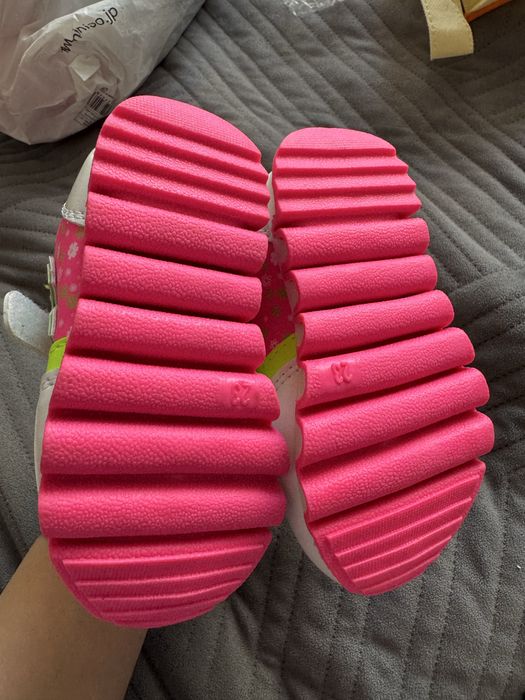 Новые Кроссовки для девочки