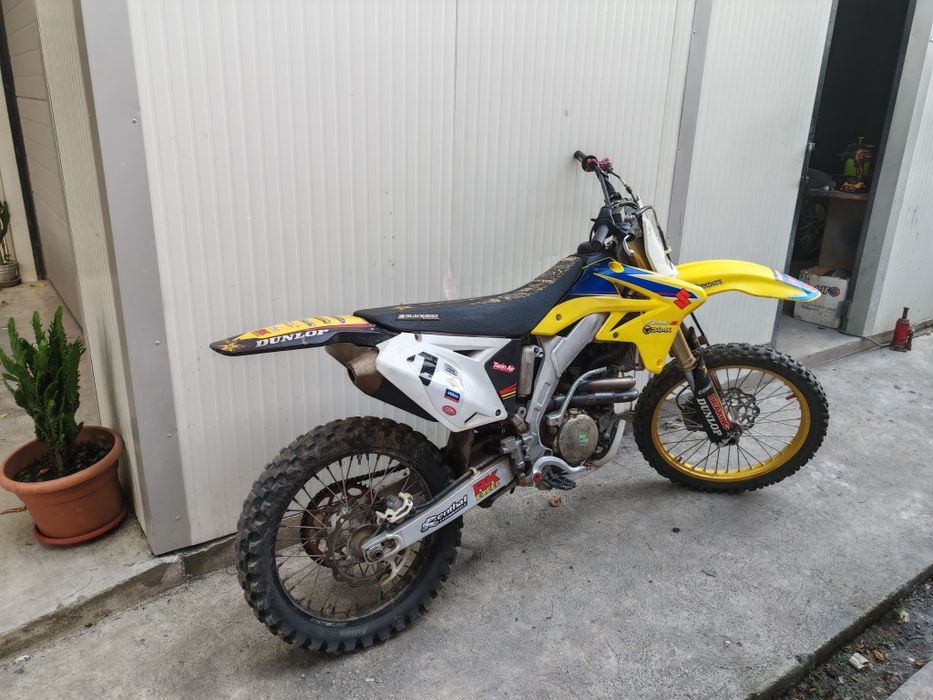 Vând Cross Suzuki Rm-z 250 cu acte pentru inmatriculare!