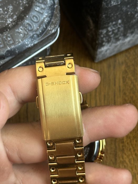 G-shock gmw b 5000 gold