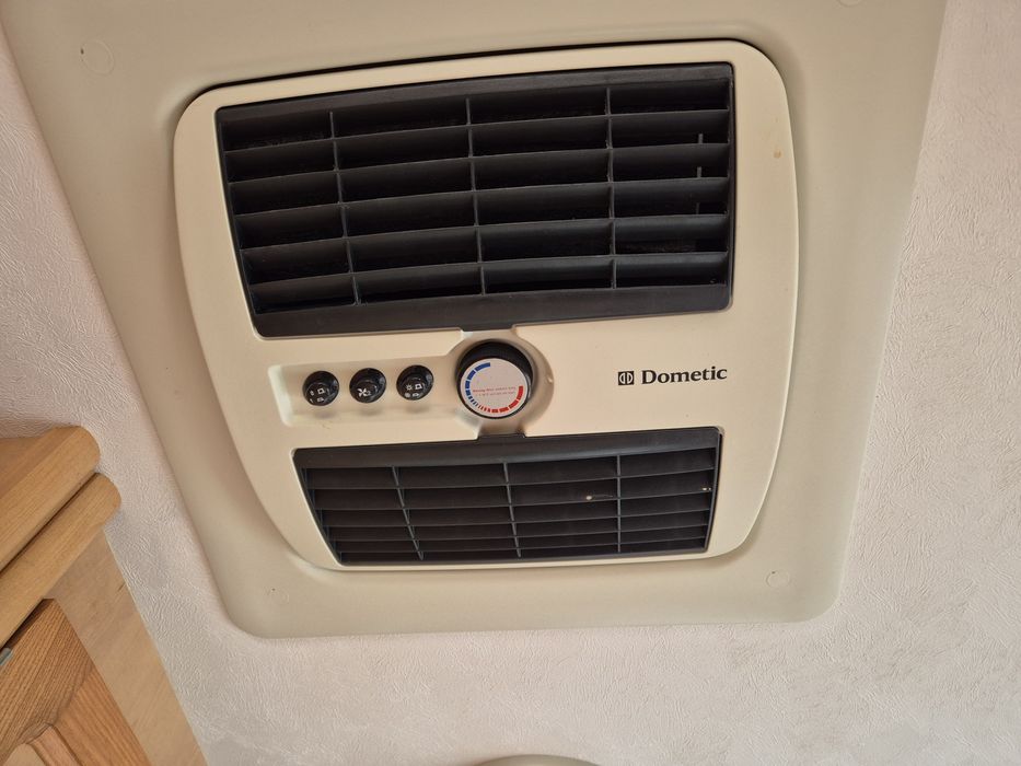 Rulota in stare foarte bună, complet echipata