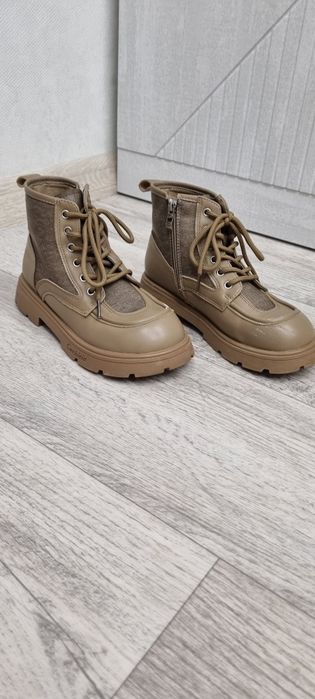 Продам осенние ботинки