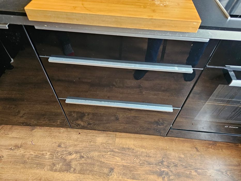 Кухонный гарнитур IKEA вместе с техникой Bosh панель, духовка