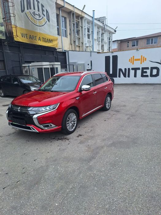 Mitsubishi Outlander Instyle +