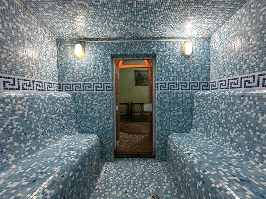 Продаётся КОММЕРЧЕСКИЙ КОМПЛЕКС - 450м² на участке 18,5соток. КОЖАНОВА