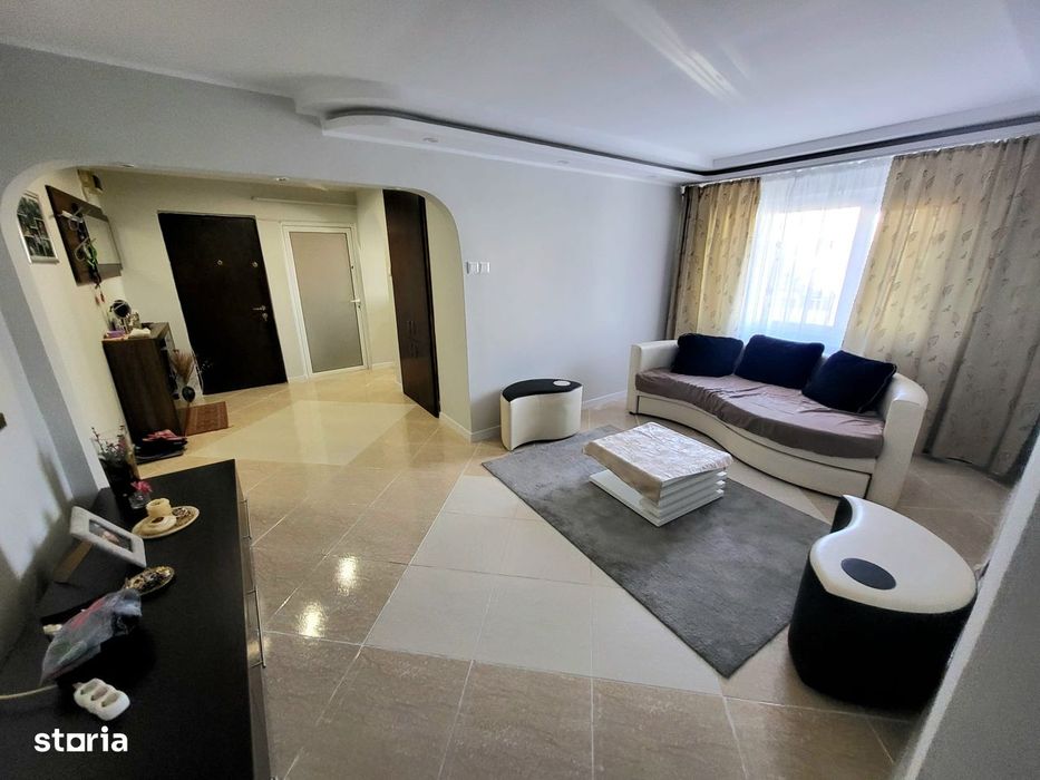 3 camere Micro 21 pret 91500 euro