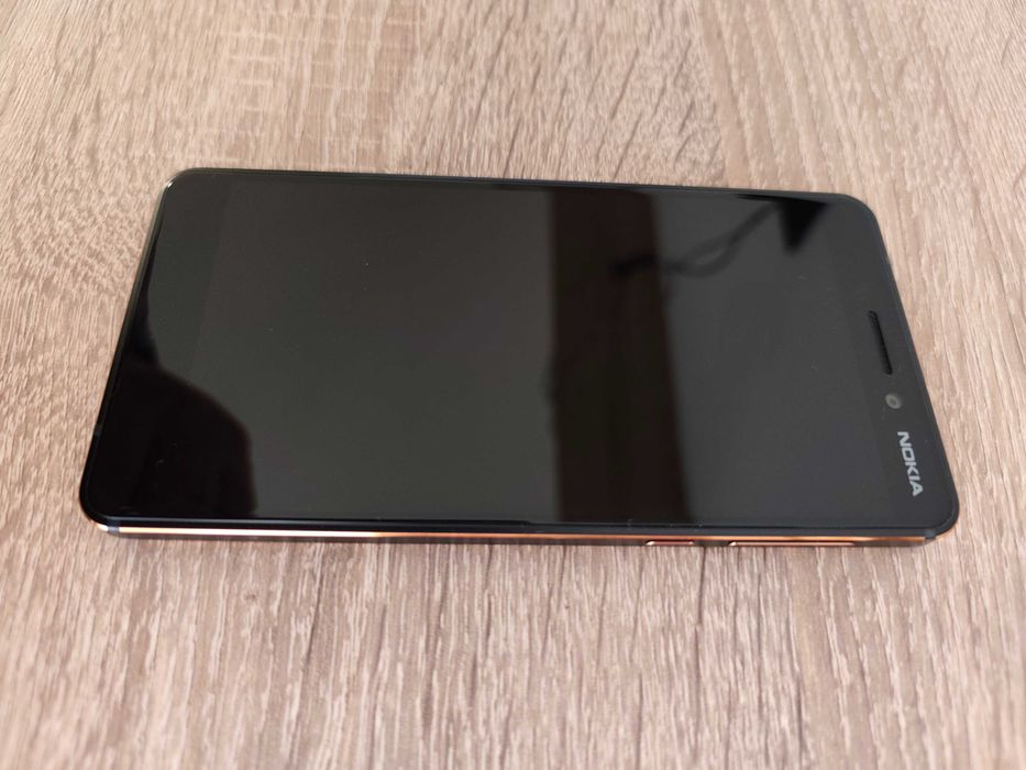Nokia 6.1 16GB + SD карта 16ГБ висок клас.
