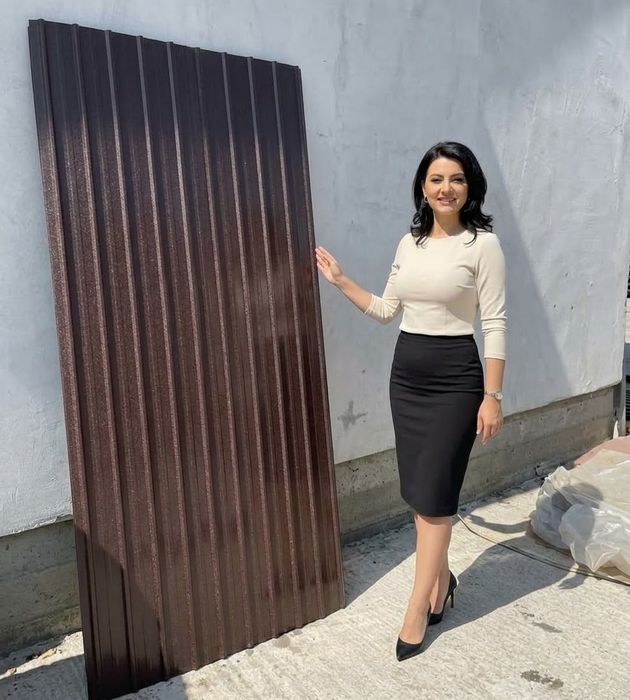Tablă cutată colorată maro și gri antracit