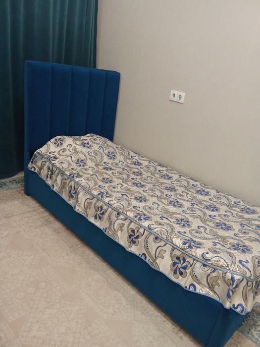 Продам две кровати с матрасами