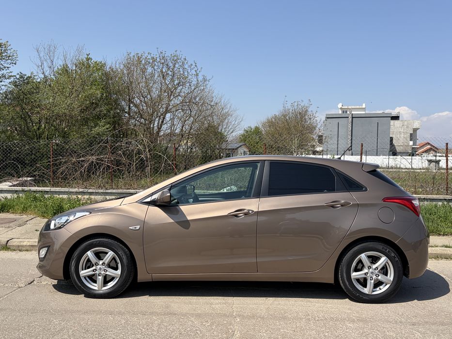 Hyundai i30 Facelift 1.4 diesel /lumini ambientale