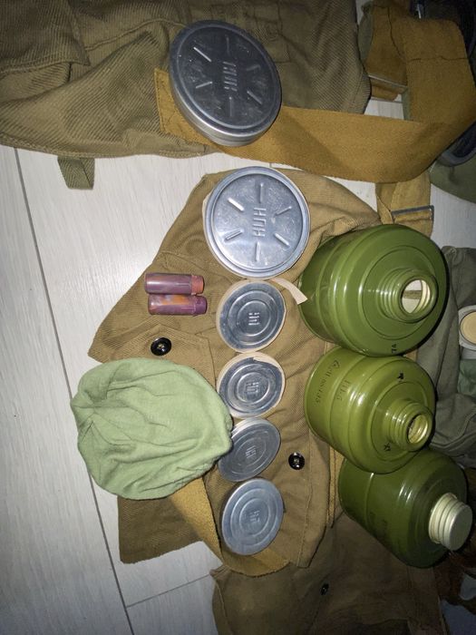 Продаю противогазы отличное состояние
