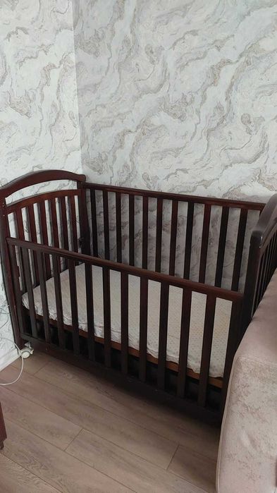 Продам детскую кроватку.