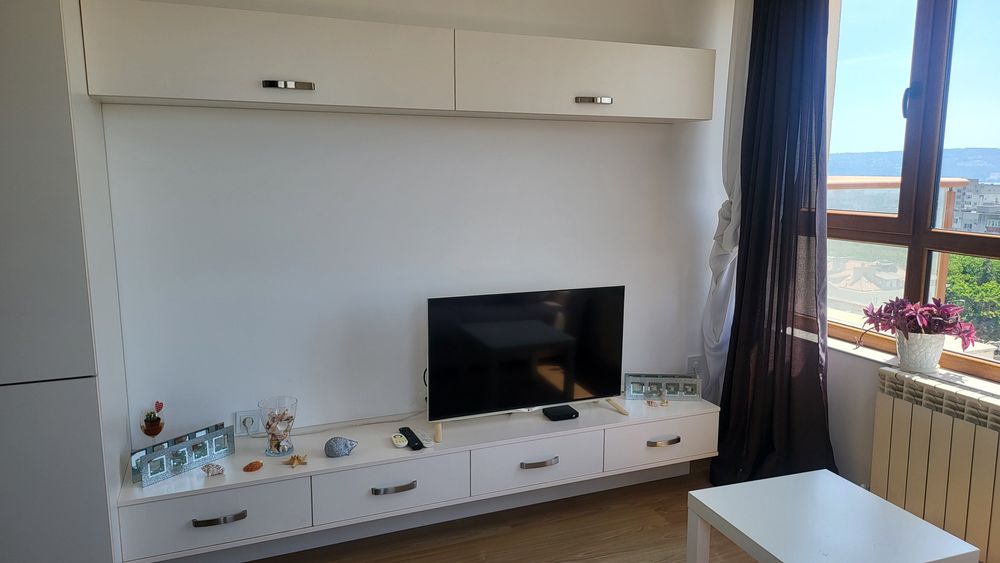 Дава се под наем Тристаен апартамент в Варна, Чаталджа - 160 кв.м за 1246.44 € - Снимка #1