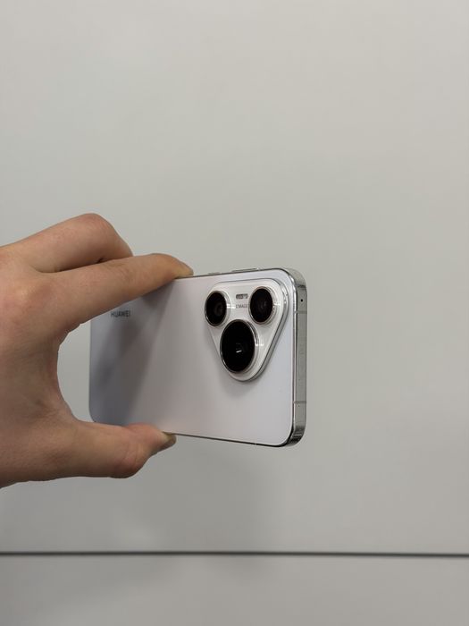 Продавам Huawei PURA 70