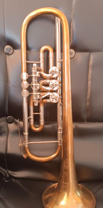 Флигорна ,Тромпет концертен!