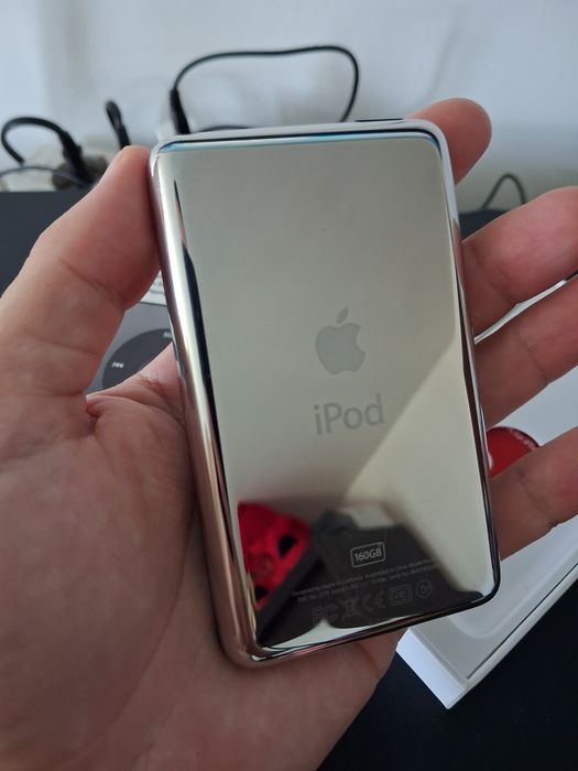 IPod Classic Apple 7th Generation 160GB USB MP3 Player - Black