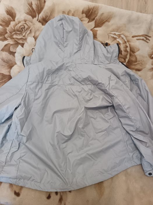 Продаю ветровку от Nike