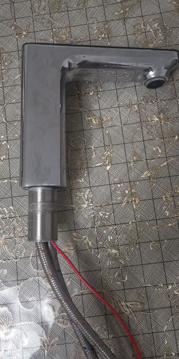 Сенсорный смеситель для раковины