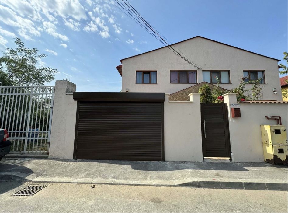 Usi-Ușa Garaj tip sectionale usi garaj rulouri automatizari