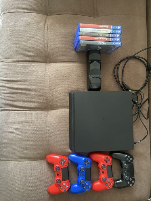 Продавам плейстешън 4