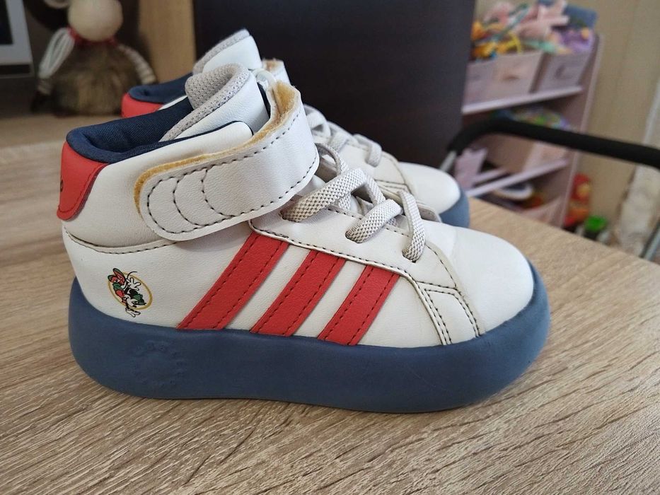 Маратонки на Adidas