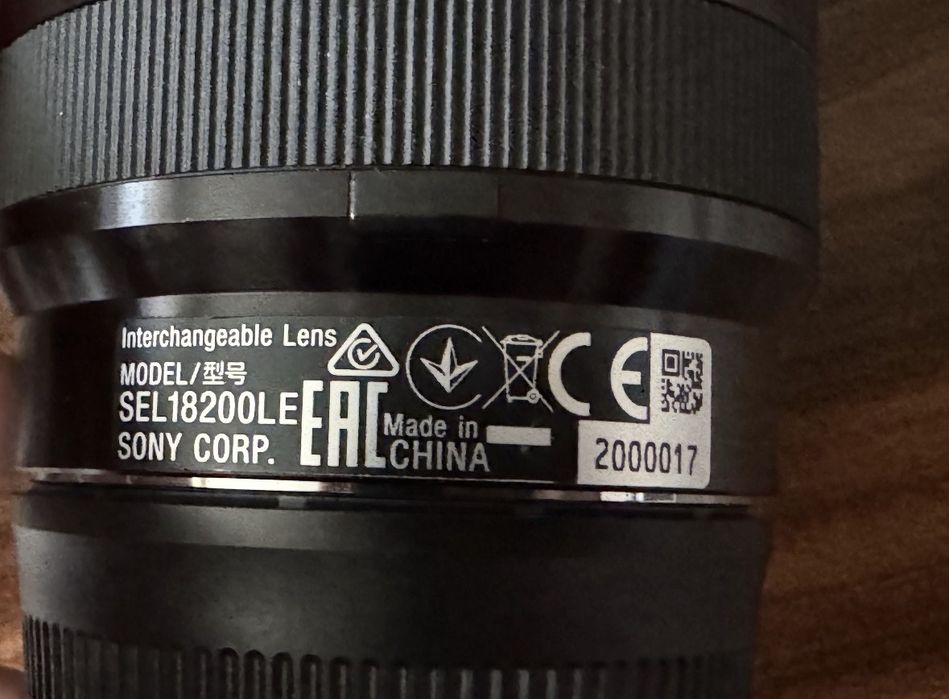 Обектив Sony E 18-200 mm
f/3.5-6.3 OSS