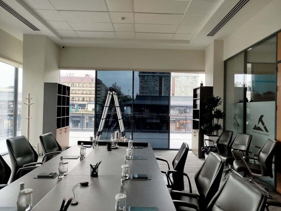 Тонировка на вызов здание и офиса срочно