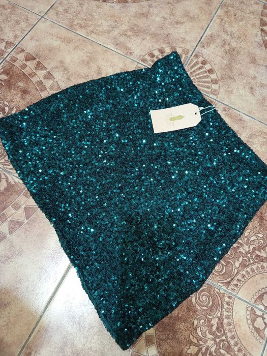 Юбка с паетками продам