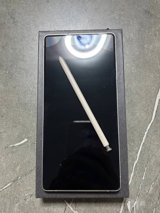 Samsung  S25 ultira pamet 512